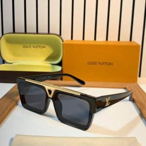 Lou_is_vuit_ton_1984_black_gold