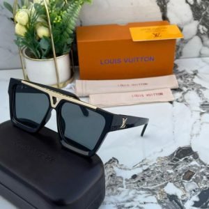 lo_uis_vuit_tion_1502_black_gold