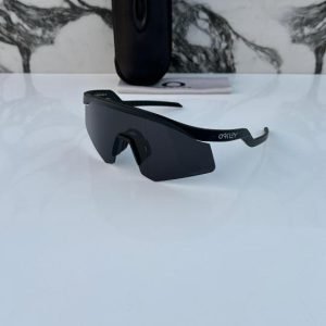 Oakl_ey_4929_full_black