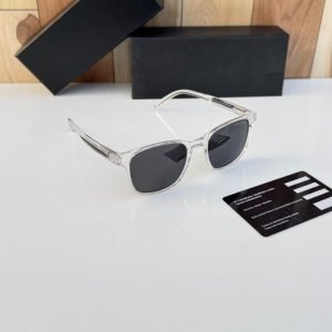 Tom_my_hil_figer_White_black